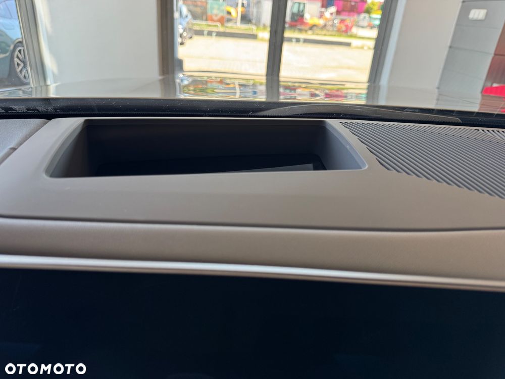 BMW Seria 5 520d xDrive - 24