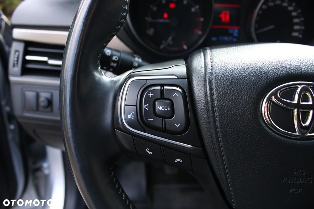 Toyota Avensis 1.6 Active - 26