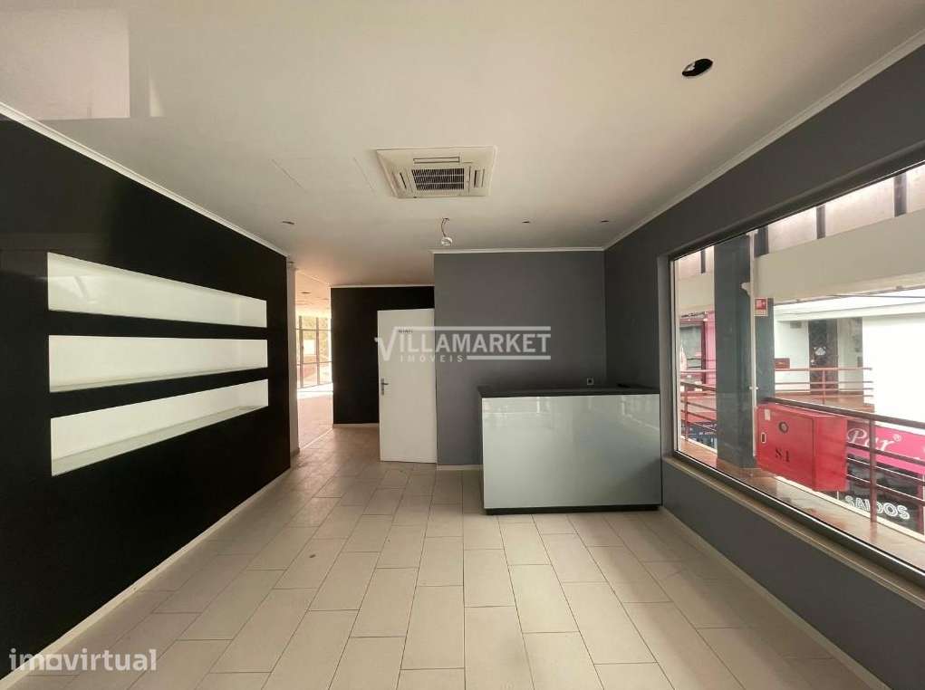 Loja da banca com 98 m2 inserida no Centro Comercial Fontedeira em Por - Grande imagem: 3/10
