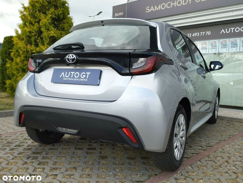 Toyota Yaris 1.5 Comfort CVT - 2