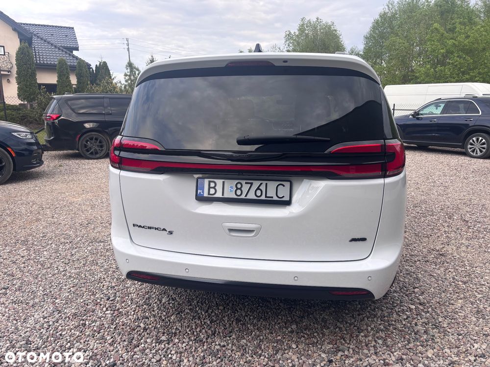 Chrysler Pacifica - 5