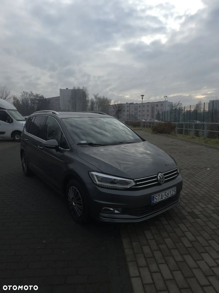 Volkswagen Touran - 1