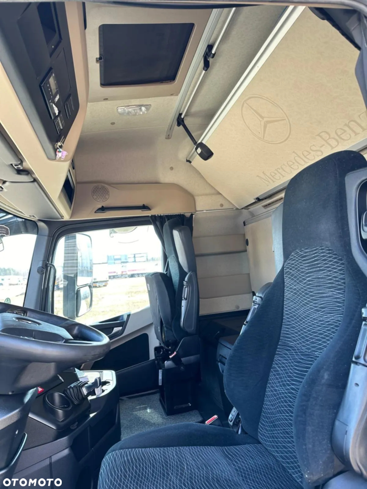 Mercedes-Benz ACTROS - 3