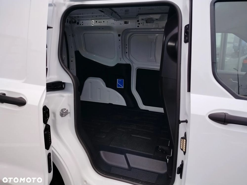 Ford Transit Courier - 8