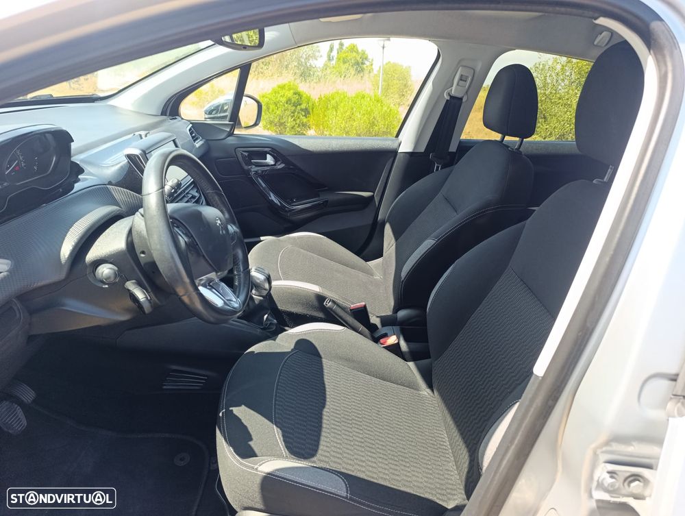 Peugeot 208 1.2 PureTech Style - 17