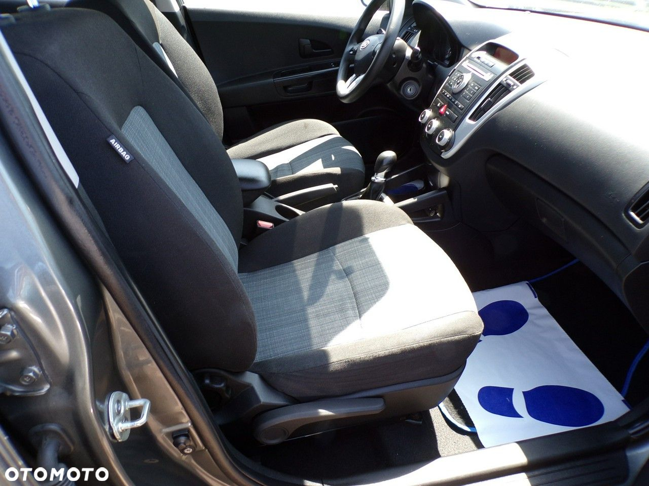 Kia Ceed - 25