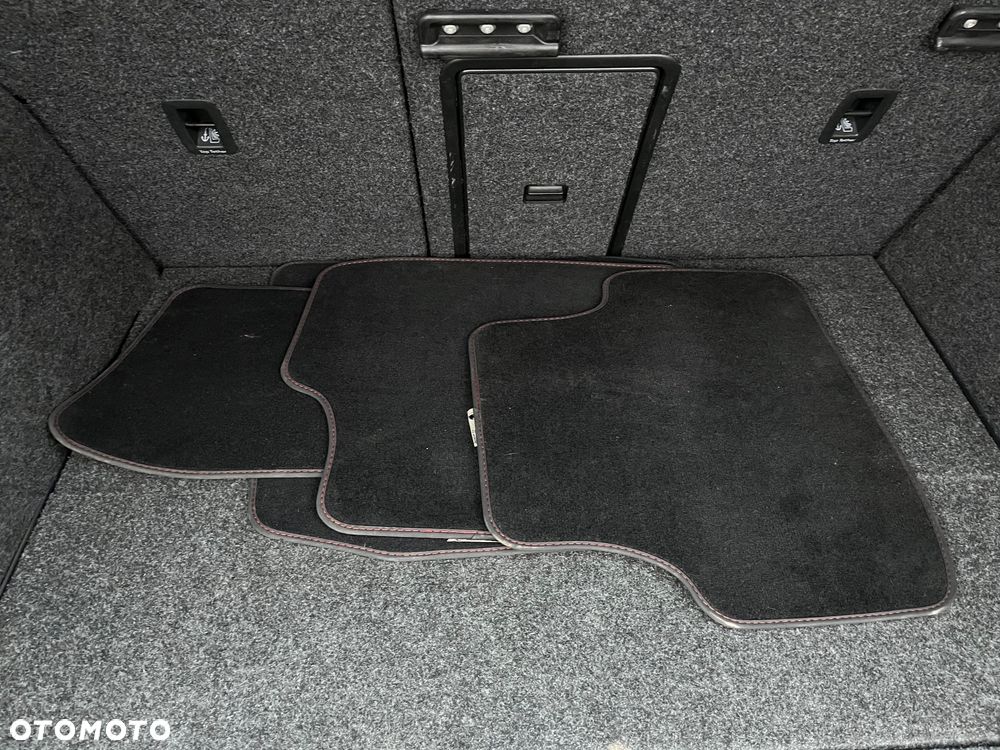 Skoda Octavia 2.0 TDI DSG RS - 30