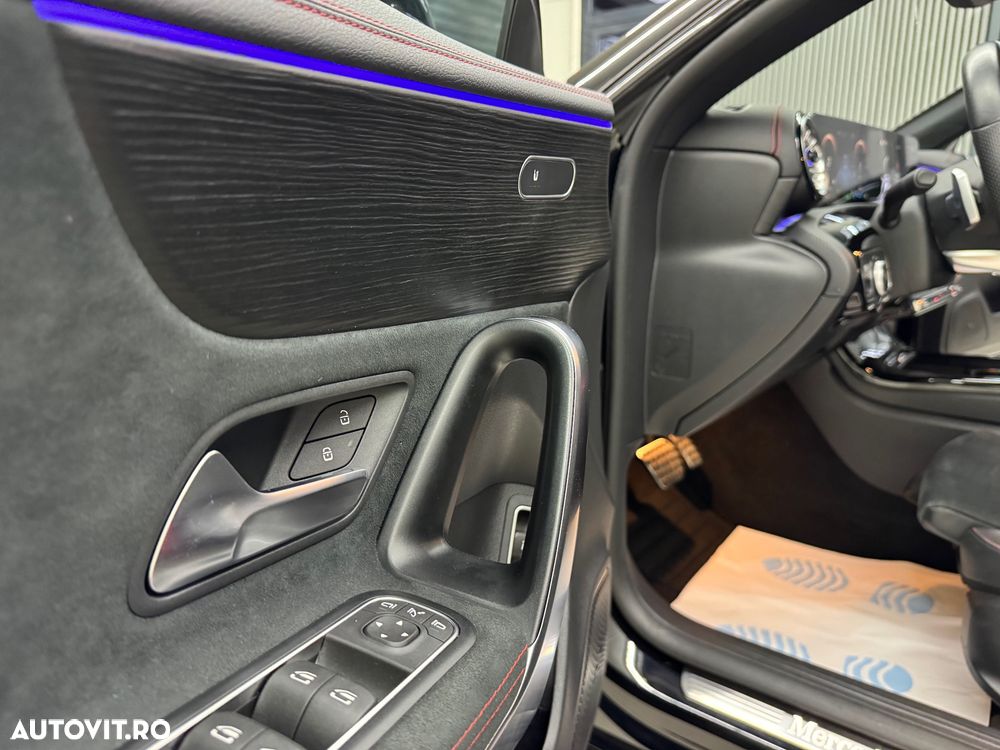 Mercedes-Benz CLA 250 e 8G-DCT AMG Line - 33