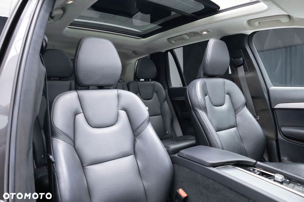 Volvo XC 90 B5 D AWD Ultimate Dark - 32