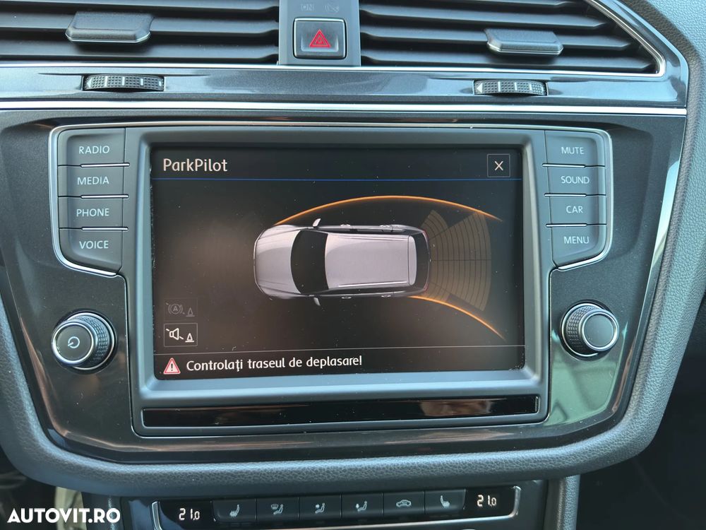 Volkswagen Tiguan 2.0 TDI 4Mot Comfortline - 28