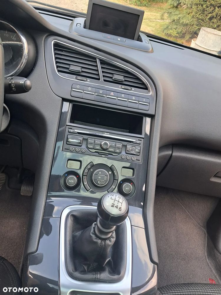 Peugeot 5008 - 9