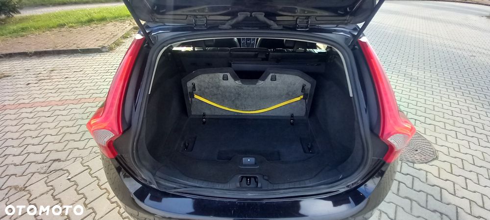 Volvo V60 D5 Geartronic Summum - 13