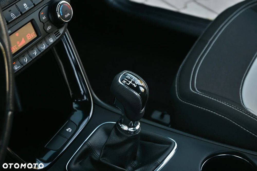 Kia Ceed 1.6 GDI ISG Spirit - 34
