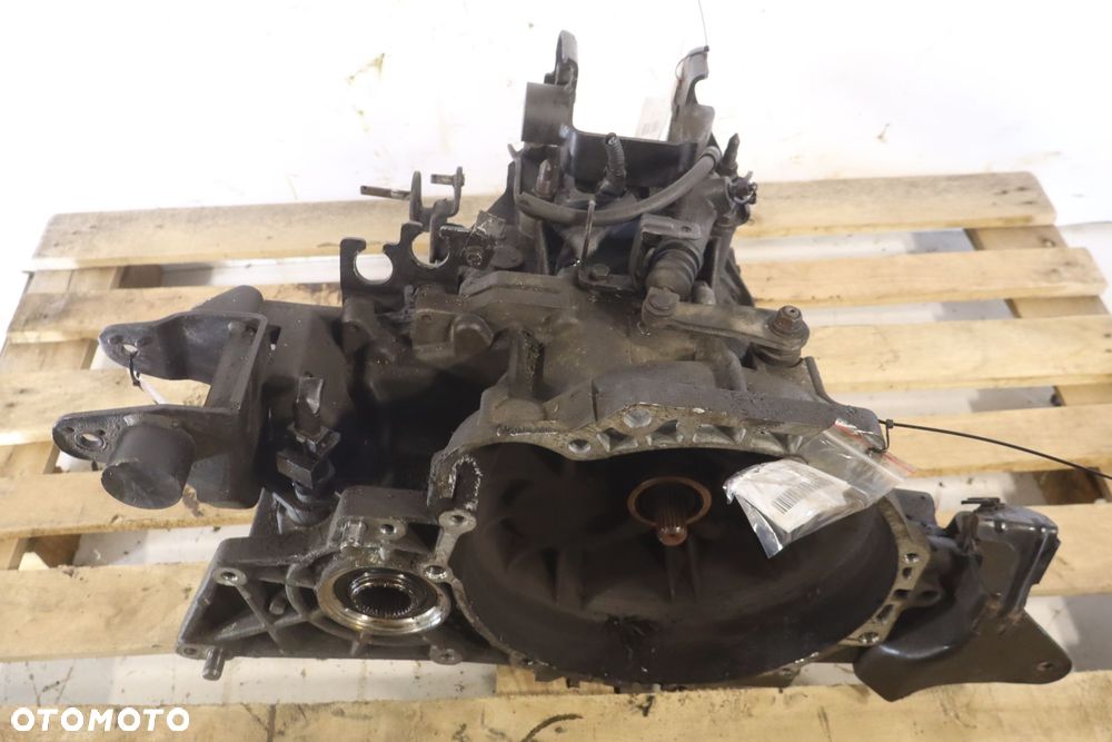 SKRZYNIA BIEGÓW 5 BIEGOWA KIA SPORTAGE II 2.0 16V L5 - 5