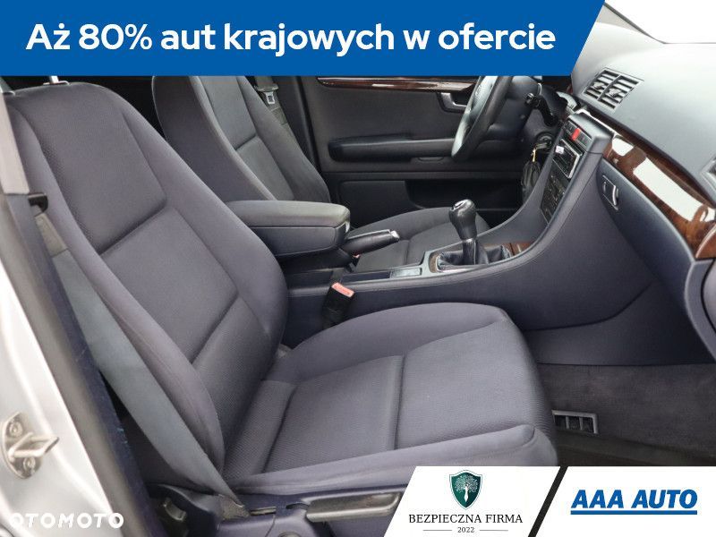 Audi A4 Limousine - 11