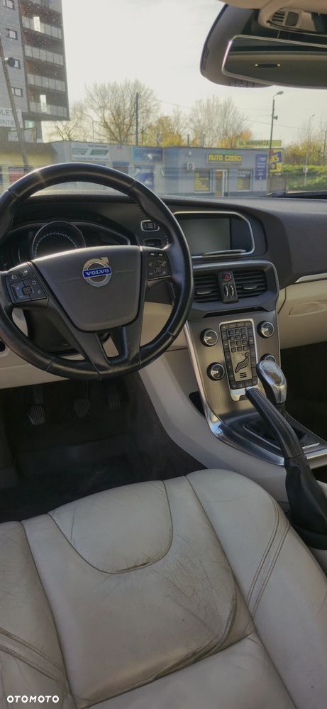 Volvo V40 D2 Summum - 11