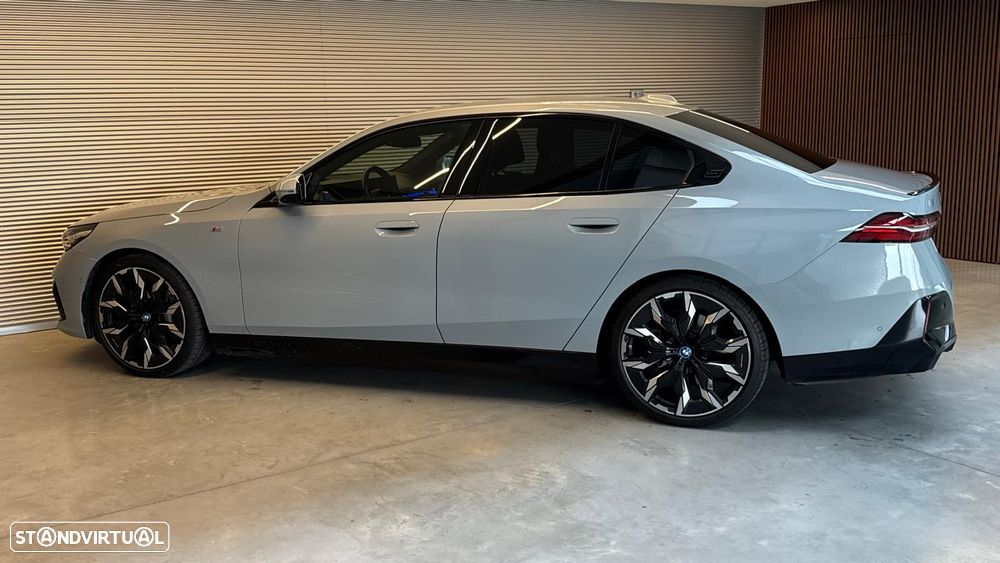 BMW i5 eDrive40 Pack Desportivo M - 11