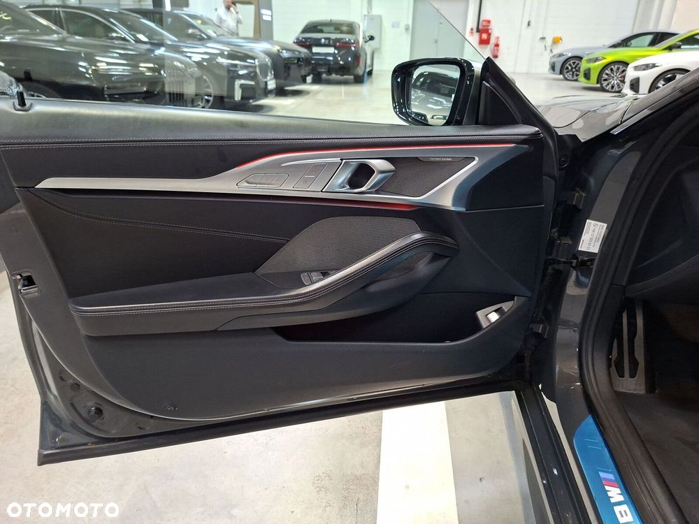 BMW Seria 8 - 12