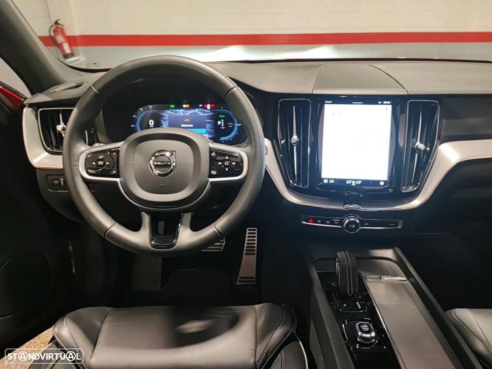 Volvo XC 60 2.0 T6 PHEV R-Design AWD - 5