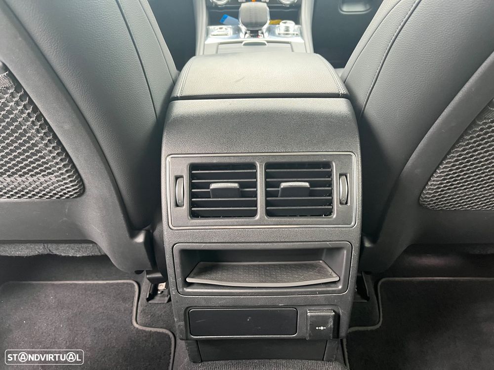 Jaguar F-Pace 2.0 P400e AWD - 48