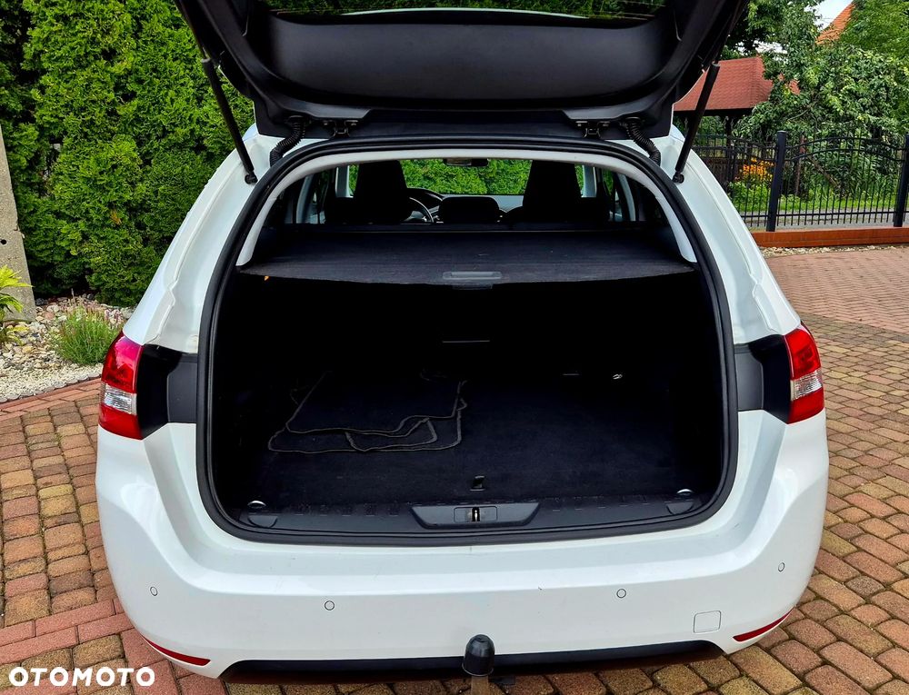 Peugeot 308 SW BlueHDi 130 EAT8 Allure - 12