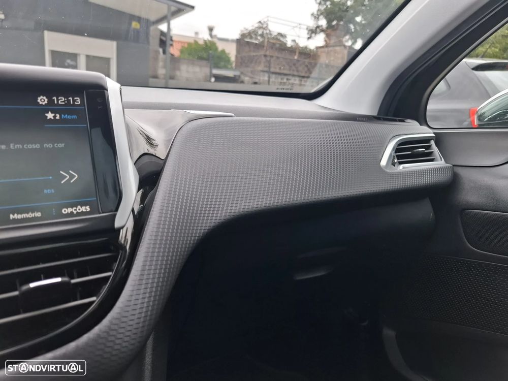 Peugeot 208 PureTech 82 Start & Stop Style - 37