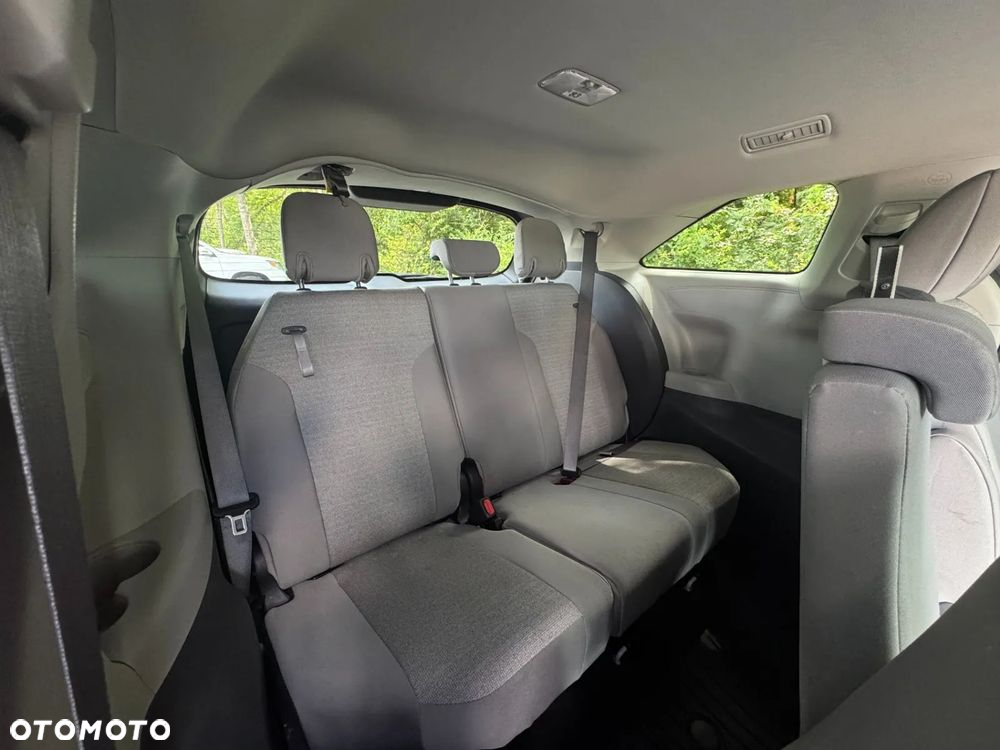 Toyota Sienna - 26