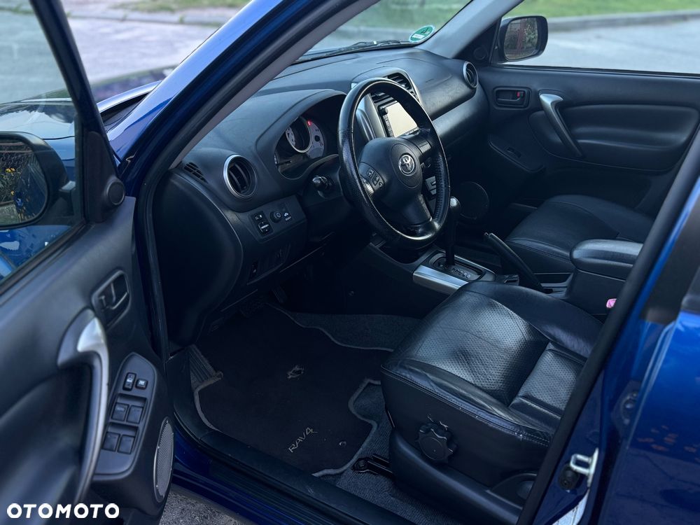 Toyota RAV4 - 9