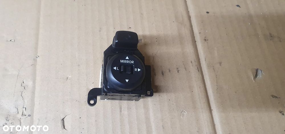 Przełącznik regulacji lusterek Hyundai I30 I - 4