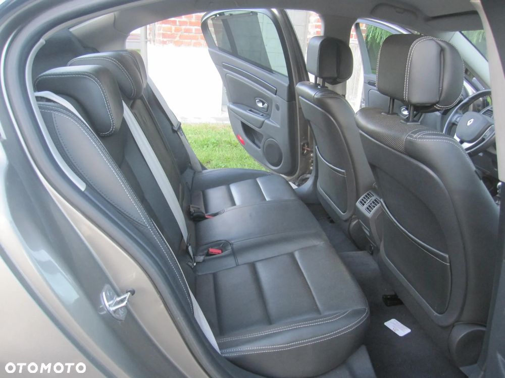 Renault Laguna dCi 110 FAP Bose Edition - 13