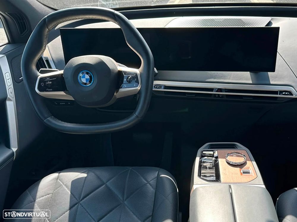 BMW iX xDrive50 - 8