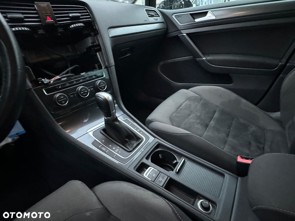 Volkswagen Golf 1.6 TDI SCR DSG Comfortline - 21