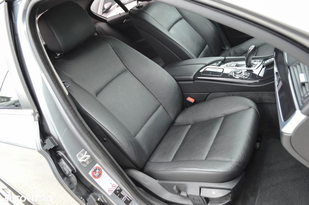 BMW Seria 5 520d Sport-Aut. - 31