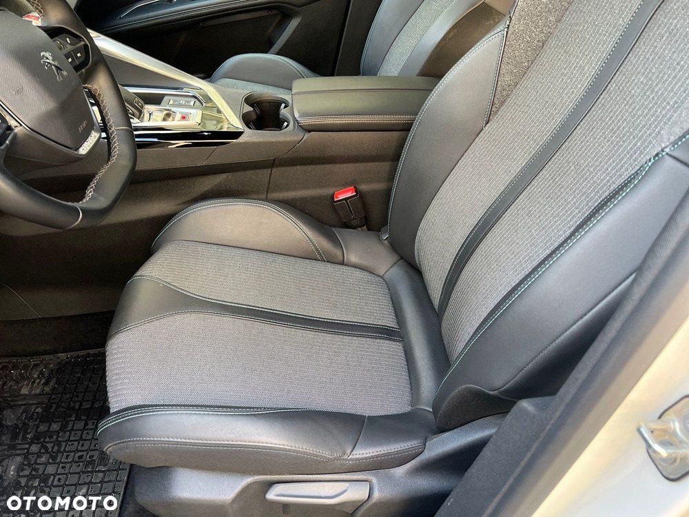 Peugeot 3008 1.2 PureTech Allure Pack S&S EAT8 - 9