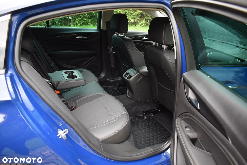 Opel Insignia - 30