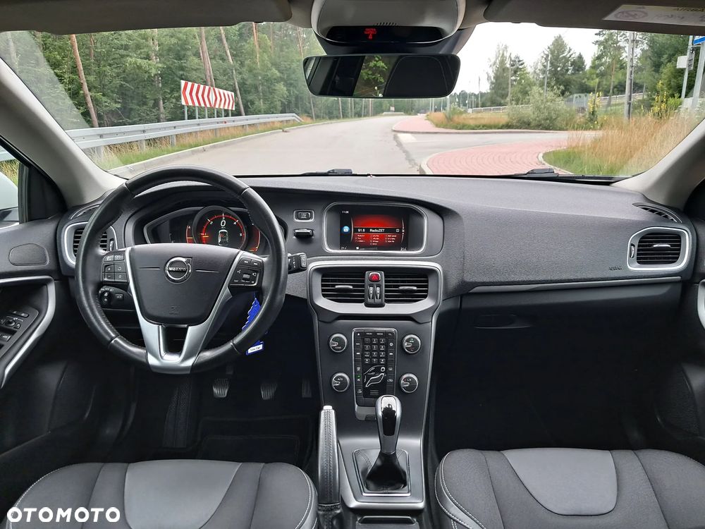 Volvo V40 D2 Momentum - 9