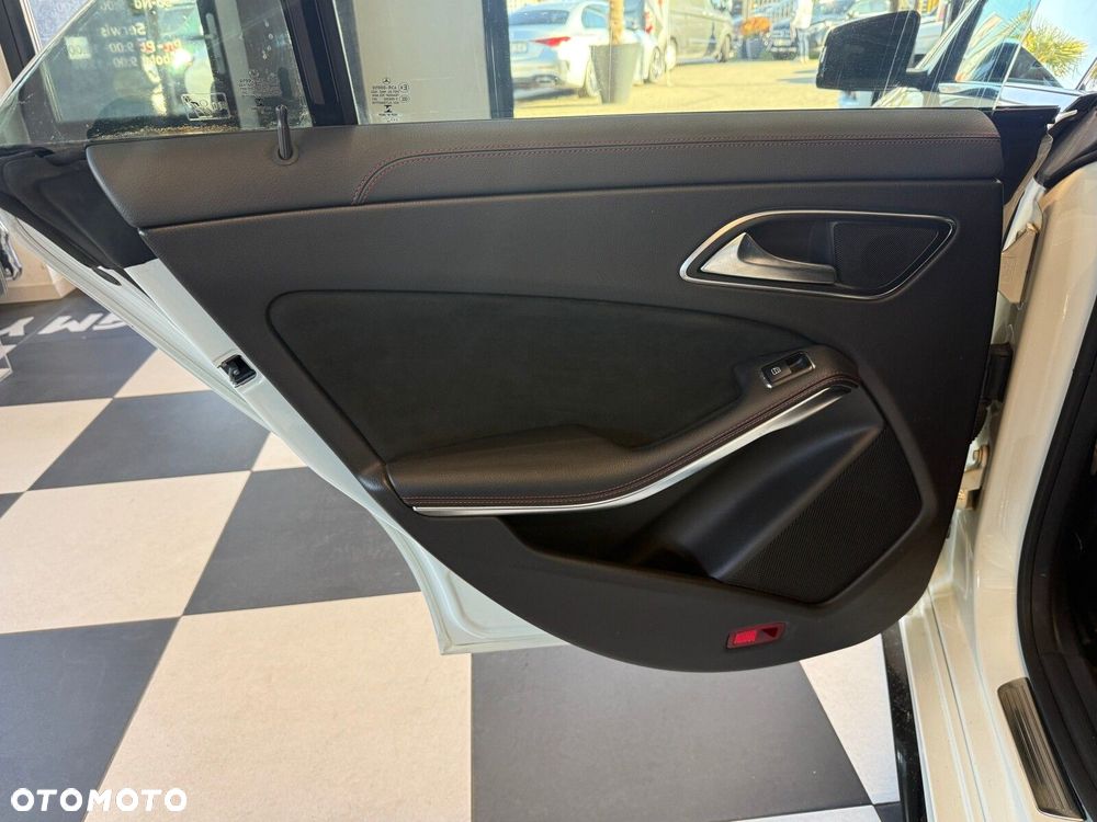 Mercedes-Benz CLA - 10