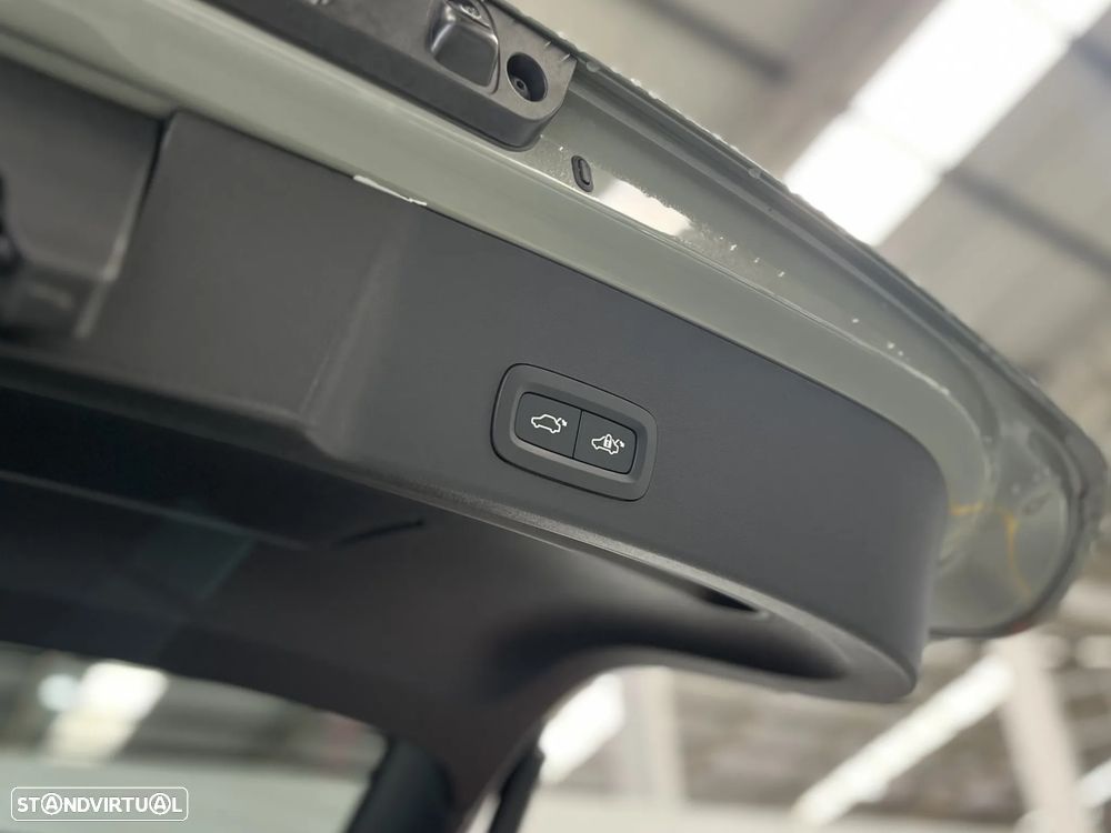 Volvo XC 40 2.0 B3 Core - 13