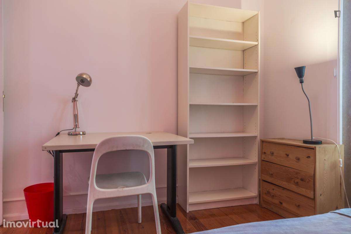 Quarto - localizado em Alameda Lisbon - Grande imagem: 3/17