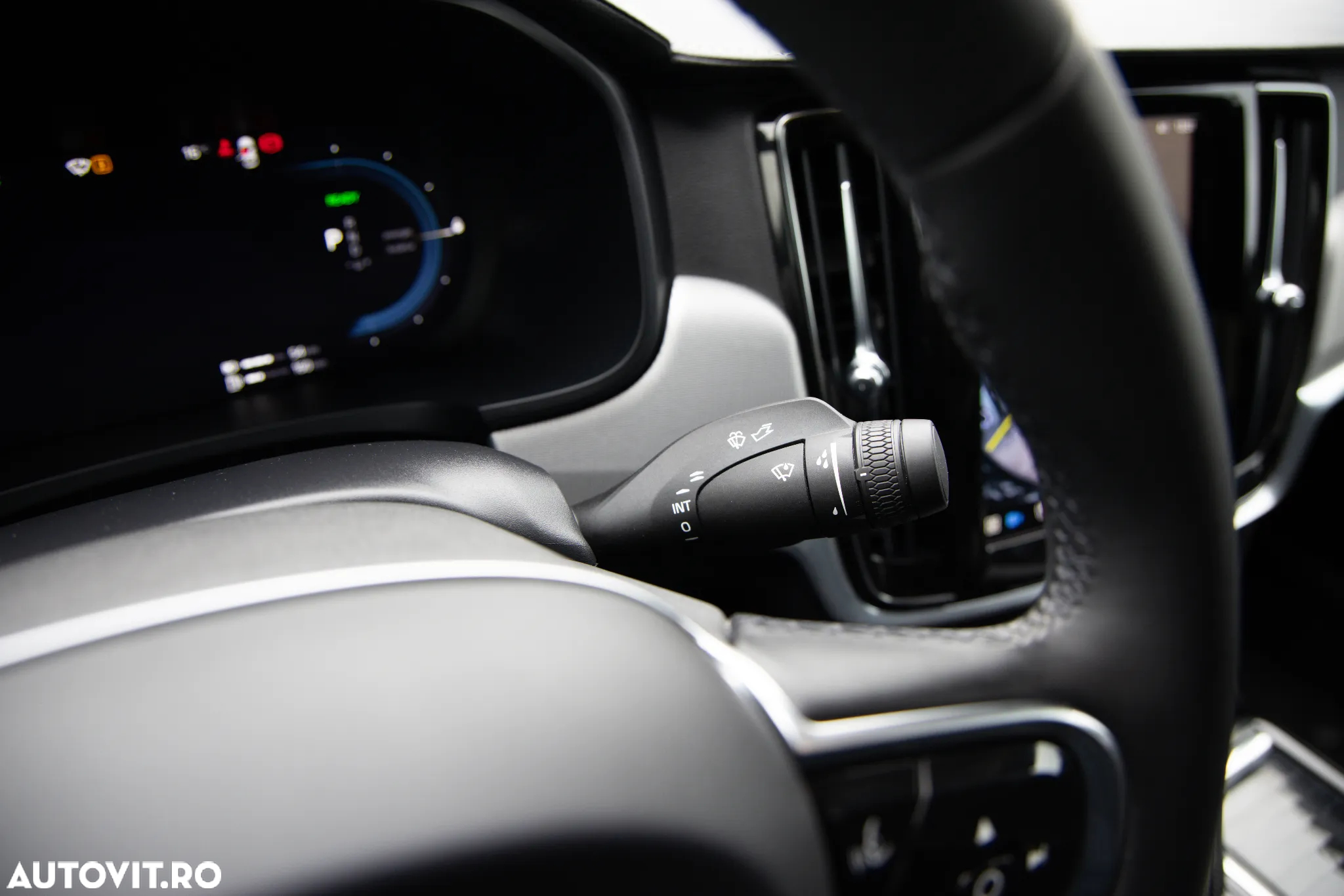 Volvo S90 T8 Twin Engine AWD Geartronic R Design - 17