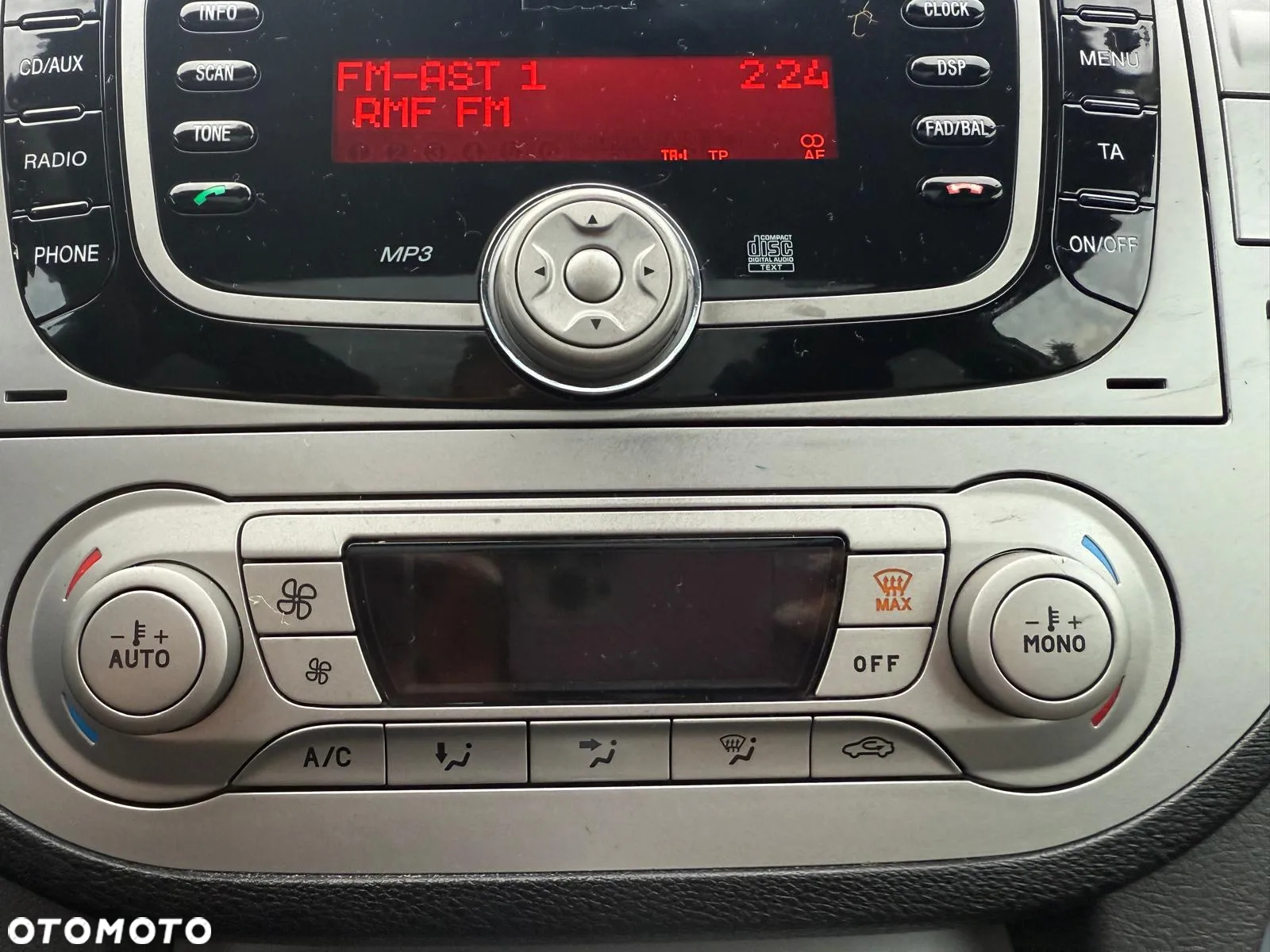 Ford Kuga 2.0 TDCi 4x4 Titanium - 26