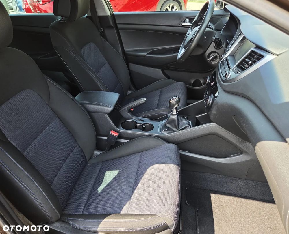 Hyundai Tucson 1.6 GDI BlueDrive Design 2WD - 27