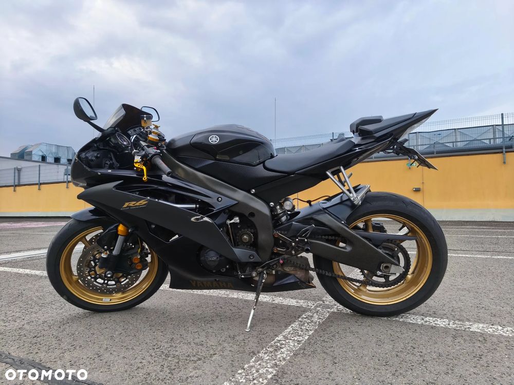 Yamaha R6 - 6