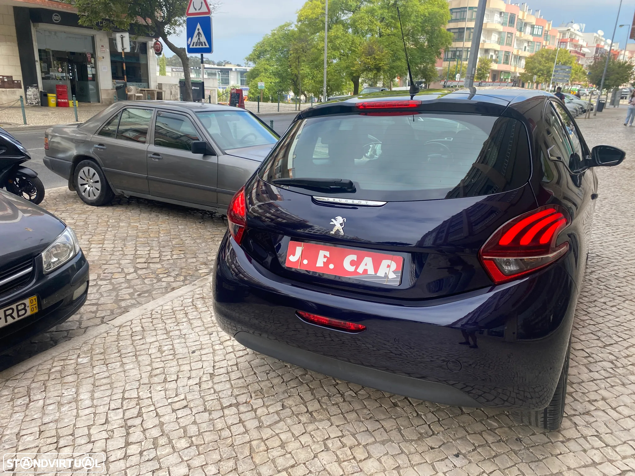 Peugeot 208 1.2 PureTech GT Line - 22