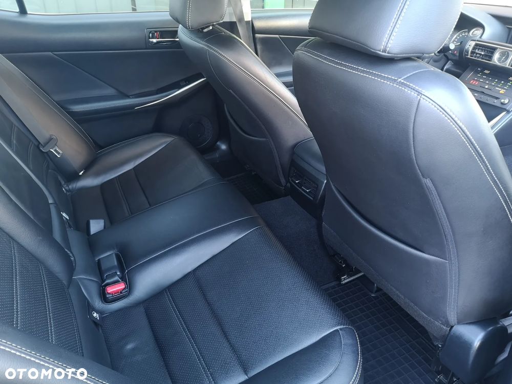 Lexus IS 200t Executive Line - 19