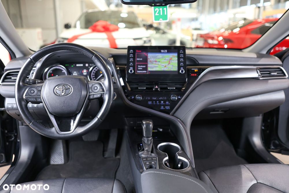 Toyota Camry - 6