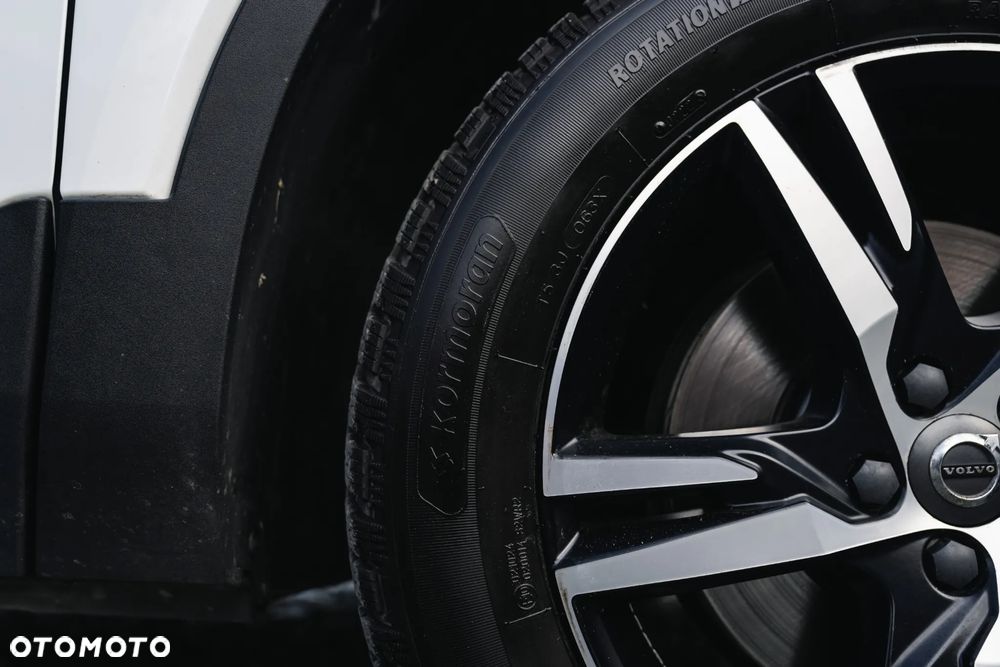 Volvo XC 40 T4 R-Design - 18