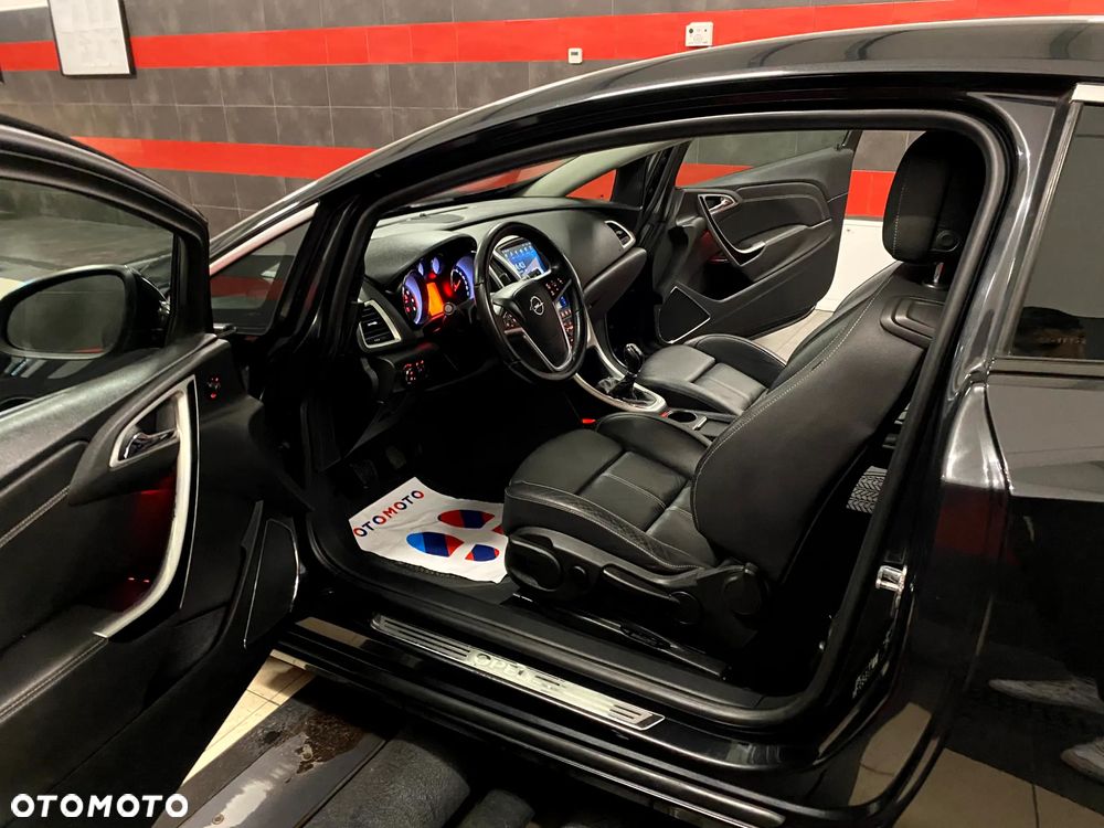 Opel Astra 1.6 Turbo Edition - 14