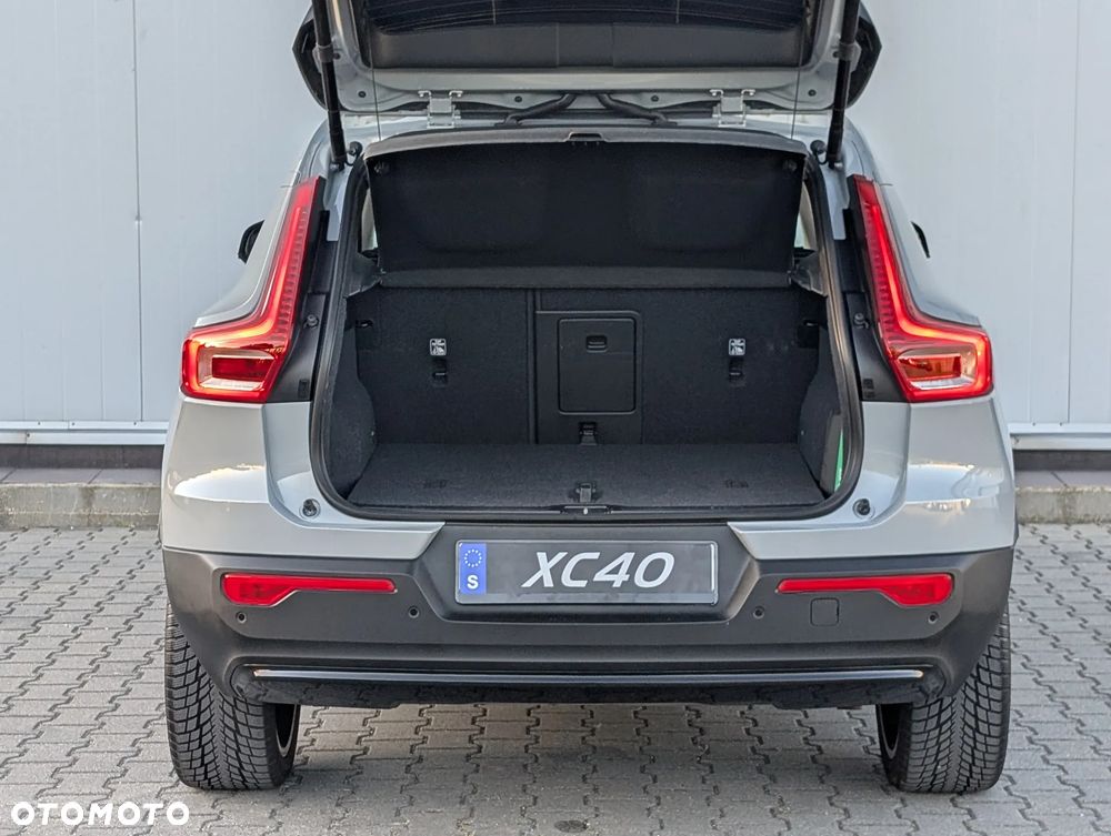 Volvo XC 40 B4 AWD Ultimate Dark - 17