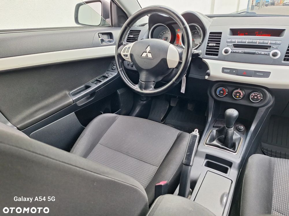 Mitsubishi Lancer 1.5 - 28